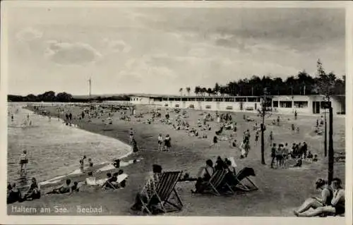 Ak Haltern am See Westfalen, Strandbad mit vielen Menschen, die sich sonnen und im Wasser plan...