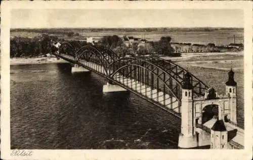 Ak Sowjetsk Tilsit Ostpreußen, Luisenbrücke, Blick vom Turm der Stadtkirche