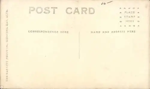 Foto Ak Zirkus, Mann mit zwei Pferden