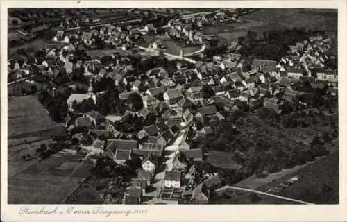 Ak Rimbach im Odenwald, Mehrere Gebäude, ein Kirchturm, eine Straße und Bäume sind aus der Vog...