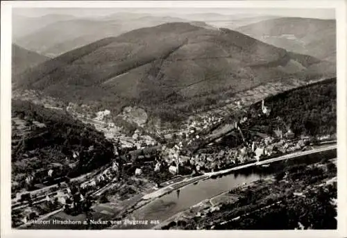 Ak Hirschhorn am Neckar Hessen, Hirschhorn am Neckar vom Flugzeug aus, Neckar, bewaldete Berge