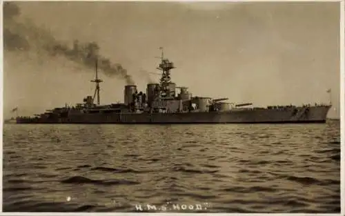 Foto Ak Britisches Kriegsschiff, HMS Hood, Royal Navy