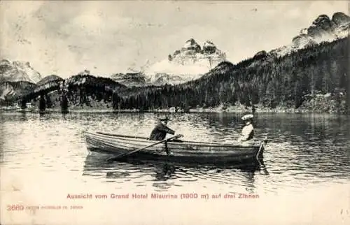 Ak Misurina Veneto, Aussicht vom Grand Hotel Misurina auf drei Zinnen, Frau und Mann im Ruderboot