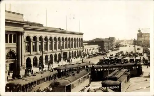 Foto Ak San Francisco Kalifornien USA, Embarcadero, Straßenbahnen