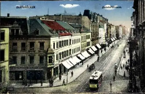 Ak Saarbrücken im Saarland, Bahnhofstraße, Straßenbahn, Fußgänger, L. Gottlieb, S. Wronker