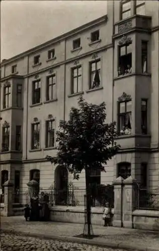 Foto Ak Magdeburg an der Elbe, Haus, Kinder