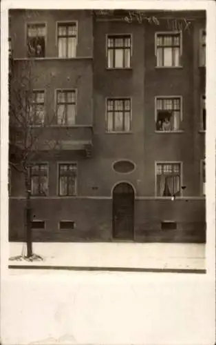 Foto Ak Magdeburg an der Elbe, Haus, Eingang