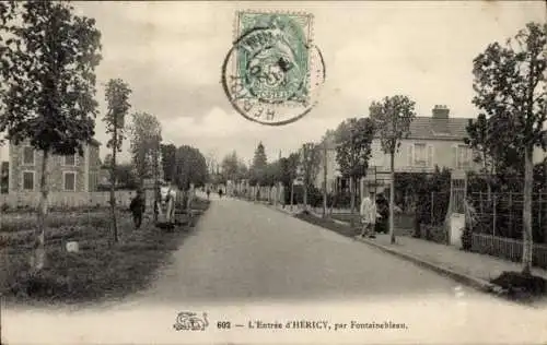 Ak Héricy Seine et Marne, Ortseingang, Straße, Wohnsiedlung