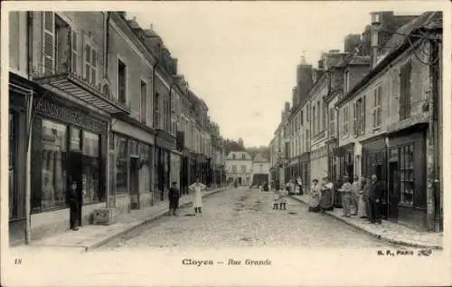 Ak Cloyes sur le Loir Eure et Loir, Rue Grande