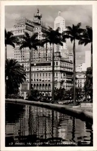 Ak São Paulo Brasilien, Park Anhangabaú, Wolkenkratzer