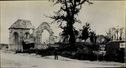 Foto Quéant Pas de Calais, Ruine der Kirche, Kriegszerstörung I. WK