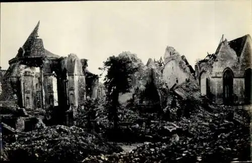 Foto Bapaume Pas de Calais, Ruinen der Kirche, Kriegszerstörung