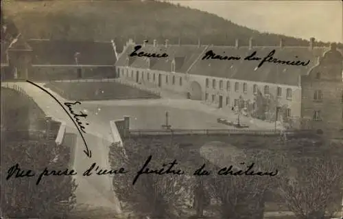 Ak Estrup Großsolt Schleswig Holstein, Blick aus dem Schlossfenster in den Hof, Schlosshof