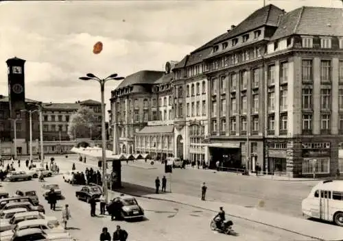 Ak Erfurt in Thüringen, HO Hotel Erfurter Hof, Haltestelle