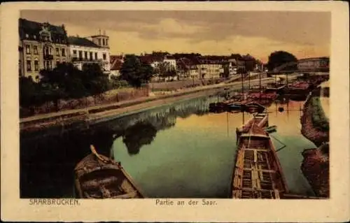 Ak Saarbrücken im Saarland, Partie an der Saar, Boote