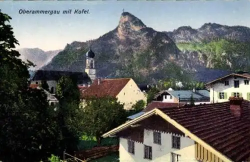 Ak Oberammergau, Blick auf Kofel mit Kreuz, Partie über Dächern