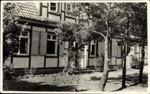 Foto Ak Seeheilbad Zingst an der Ostsee, Fachwerkhaus, Teilansicht