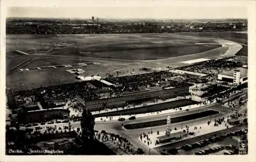 Ak Berlin Tempelhof, Zentralflughafen, Fliegeraufnahme, Klinke 9611