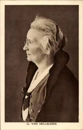 Ak Schriftstellerin G. van Nes Uilkens, Portrait