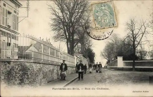 Ak Ferrières en Brie Seine et Marne, Rue du Chateau