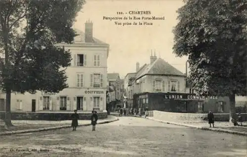 Ak Chartres Eure et Loir, Perspective de la Rue Porte-Morard, vue prise de la Place