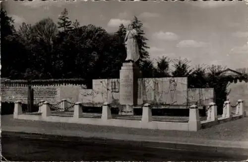 Ak Mauzé auf dem Mignon Deux Sèvres, Rene Caille Monument