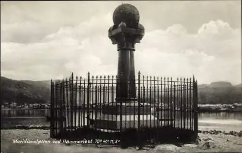 Ak Hammerfest Norwegen, Meridianstotten, Meridianmonument, Messpunkt, Umgebung