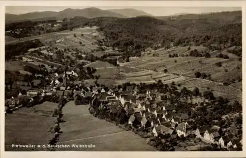 Ak Pleisweiler Oberhofen in der Pfalz, Fliegeraufnahme