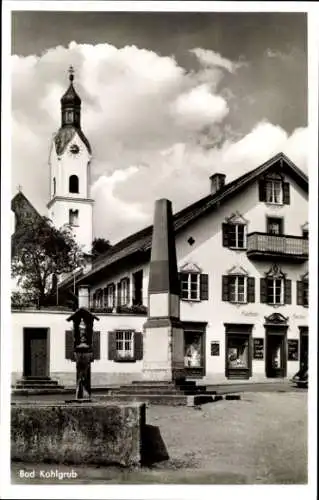 Ak Bad Kohlgrub in Oberbayern, Teilansicht, Kirchturm, Denkmal