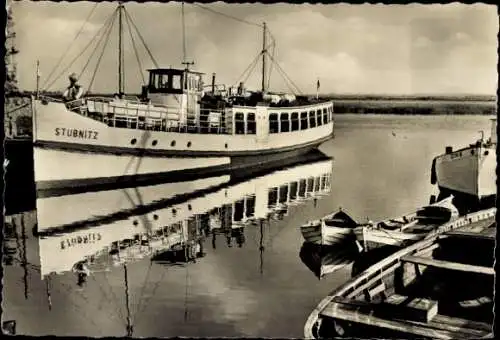 Ak Ostseebad Zingst, Dampfer "Stubnitz", Boote