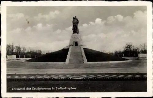 Ak Berlin Treptow, Ehrenmal der Sowjetarmee