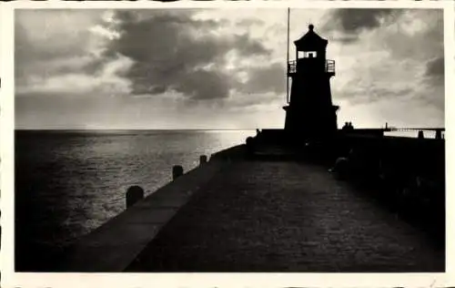 Ak Emden in Ostfriesland, Leuchtturm, Mole, Abendstimmung