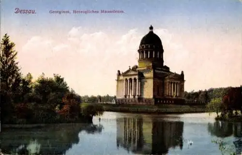 Ak Dessau in Sachsen Anhalt, Georgium Mausoleum, Blick über den Teich, Schwan