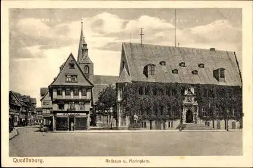 Ak Quedlinburg im Harz, Partie am Rathaus und Marktplatz