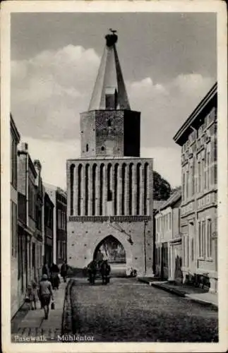 Ak Pasewalk in Mecklenburg Vorpommern, Mühlentor