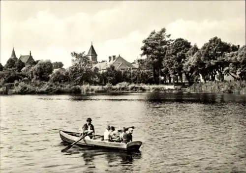 Ak Strasburg in der Uckermark, Stadtsee, Ruderboot