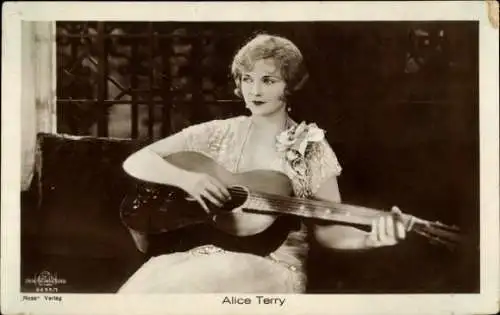 Ak Schauspielerin Alice Terry, Portrait mit Gitarre