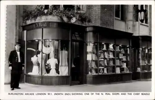 Ak London City England, Burlington Arcade, Showing one of the N. Peal Shops and the Chief Beadle