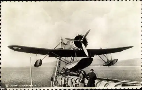 Ak Loire Nieuport 210, Hydravion de chasse catapultable