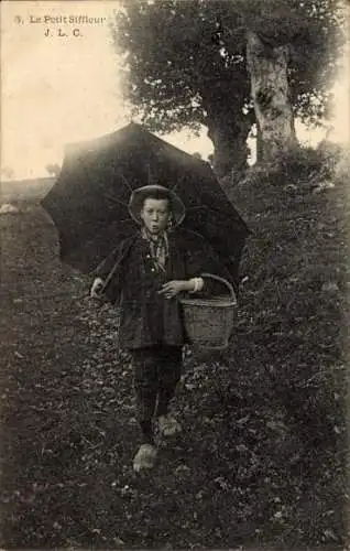 Ak Französische Tracht, Pfeifender Junge, Regenschirm, Korb