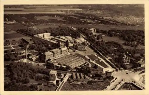 Ak Reims Marne, Champagne Pommery & Greno, Gesamtansicht der Einrichtungen aus einem Flugzeug