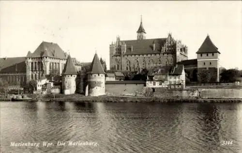 Ak Malbork Marienburg Westpreußen, Marienburg vom Wasser gesehen