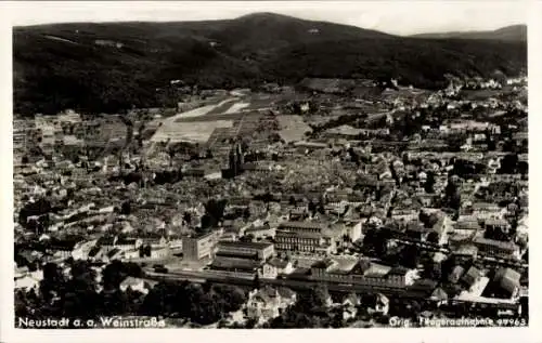 Ak Neustadt an der Weinstraße, Fliegeraufnahme