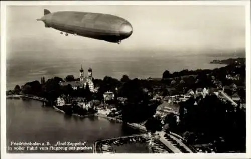 Ak Friedrichshafen am Bodensee, Luftschiff LZ 127 Graf Zeppelin, Fliegeraufnahme