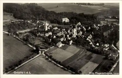 Ak Gröditz in Sachsen, Fliegeraufnahme vom Ort, Gasthaus Georg Nedo