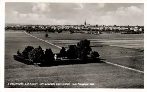 Ak Echterdingen auf den Fildern, Fliegeraufnahme, Zeppelin-Gedenkstein