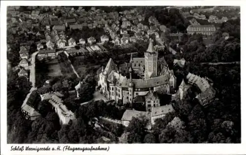 Ak Wernigerode im Harz, Schloss Wernigerode, Fliegeraufnahme