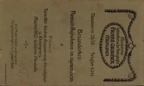CdV Mädchen am Vogelkäfig, Porträt, Tisch