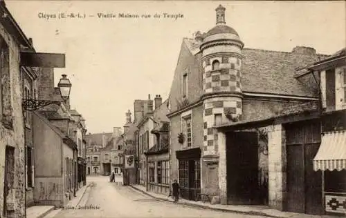 Ak Cloyes sur le Loir Eure et Loir, Vieille Maison rue du Temple