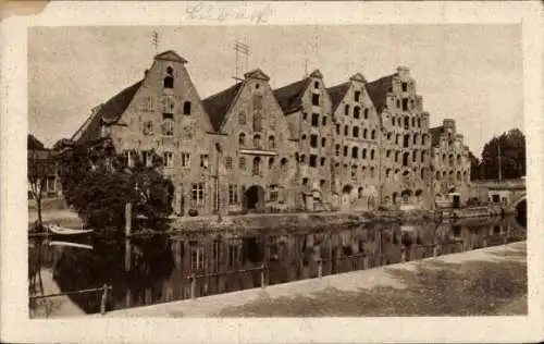 Ak Hansestadt Lübeck, Alte Salzspeicher, Trave